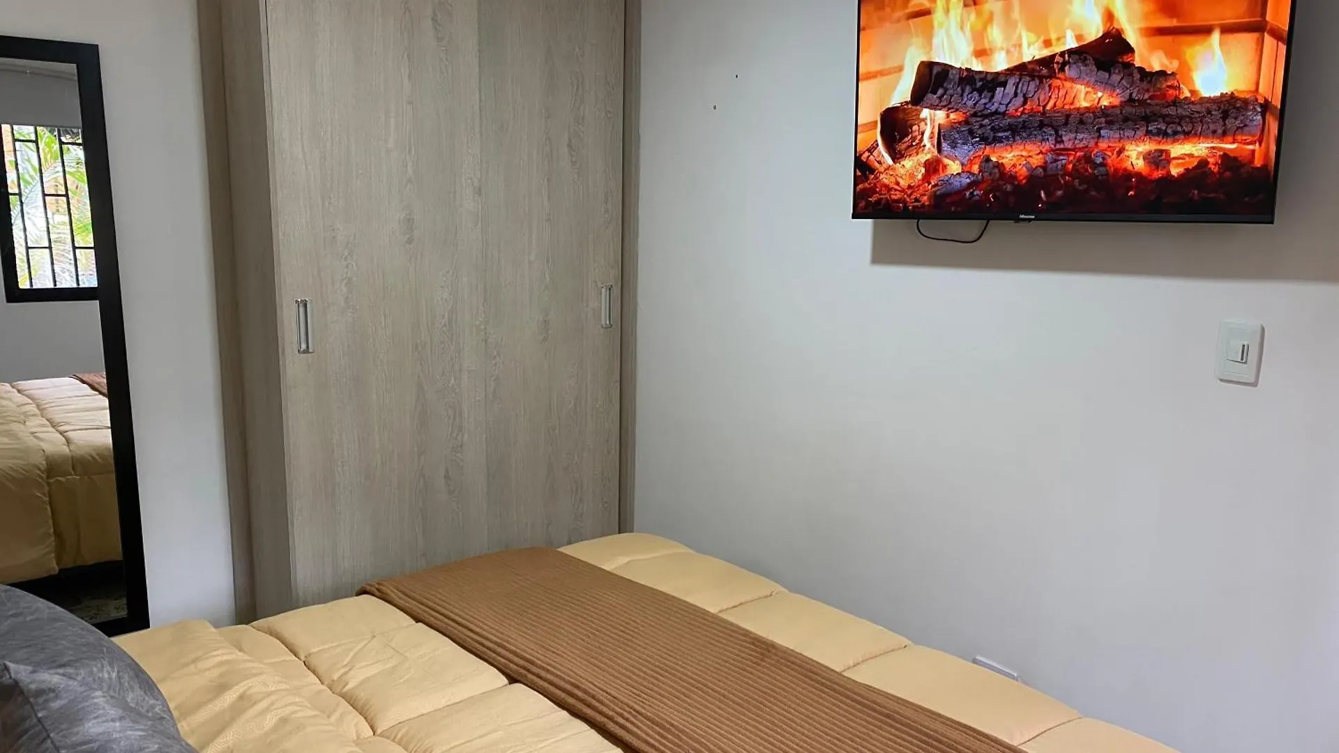 Encantador Loft Central En Medellin - Rosales Apartment Colombia