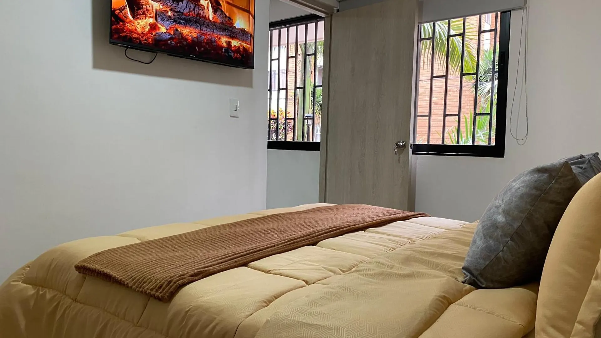 Encantador Loft Central En Medellin - Rosales Apartment Colombia